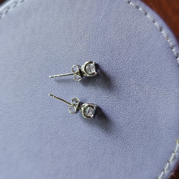 Simulated diamond posts - Picture 2 of 3